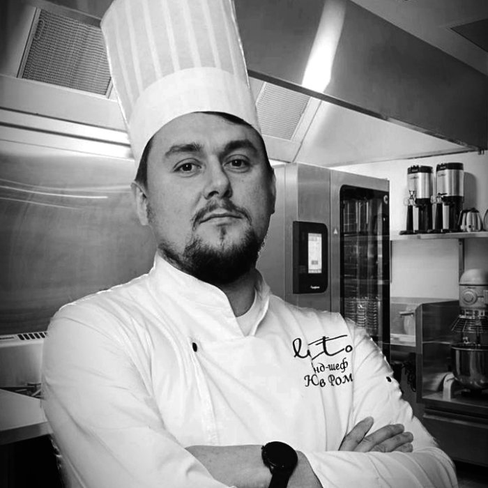 ЮРОВ Роман Сергеевич