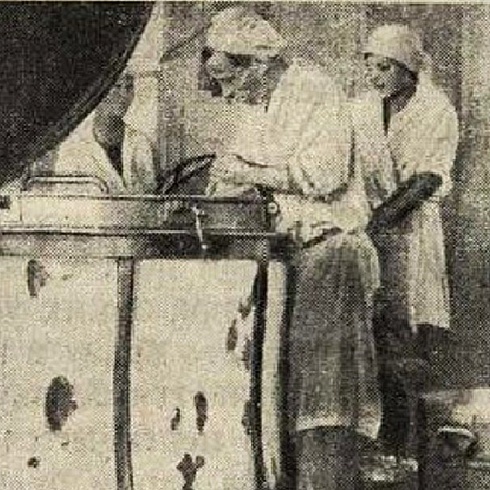 На фабрике-кухне Сталинградского тракторного завода (1933 год)